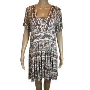 Bila Boho Paisley Short Sleeve V-Neck Dress size M